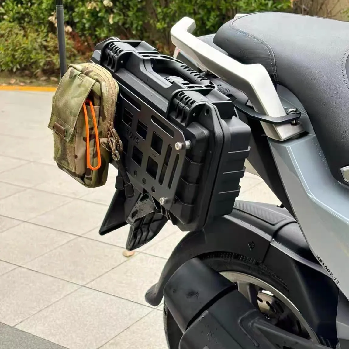 For SYM Husky150 motorcycle side bag bracket mounting side box waterproof side bag spare oil barrel camping expansion - Image 3